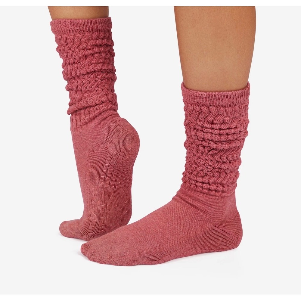 Tavi Stacy Slouch Grip‎ Socks Pilates Yoga Barre Crew Socks Womens Rust